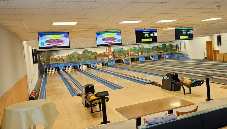 4 Bowlingbahnen stehen zu Verfügung
